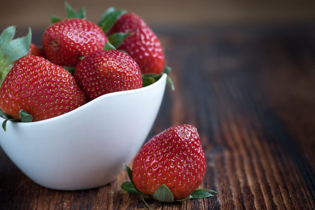 strawberries-frisch-ripe-sweet